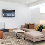 White Shell - Cozy & Stylish In Old Town