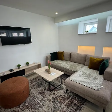 White Shell - Cozy & Stylish In Old Town