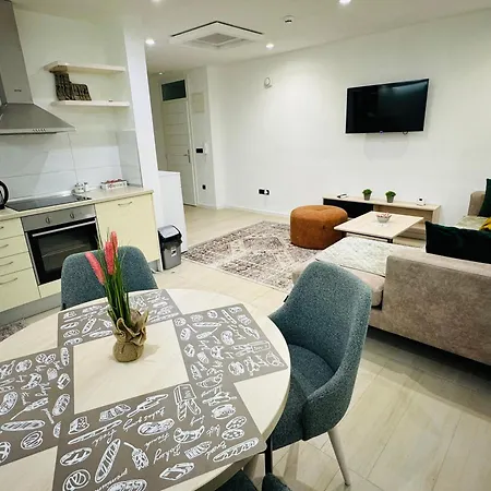 White Shell - Cozy & Stylish In Old Town